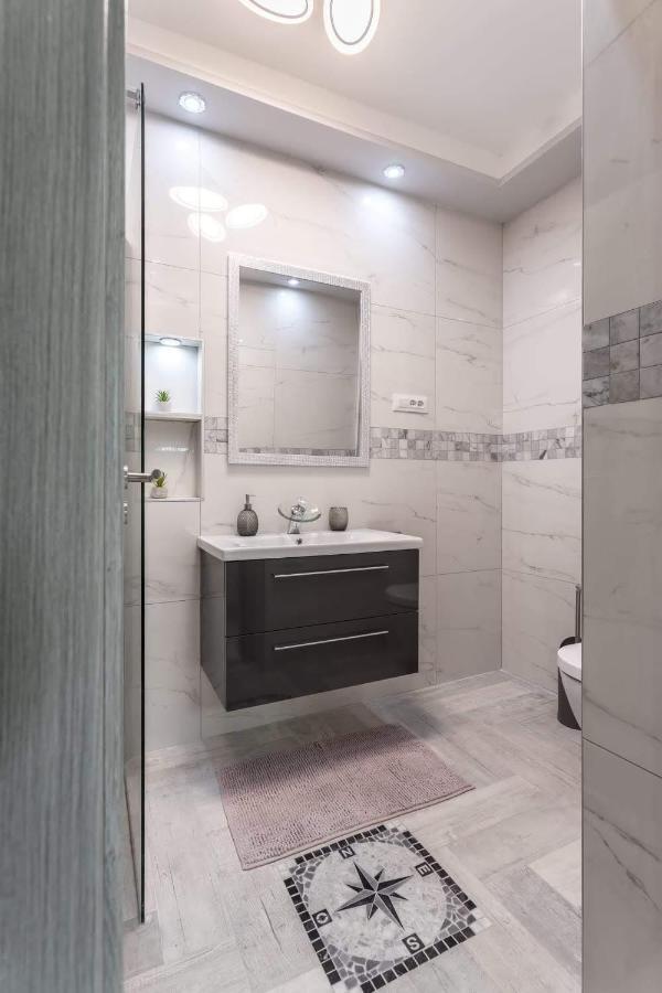 Royal Rose Gold Apartment Водице Екстериор снимка